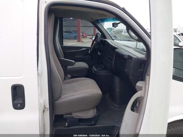 2013 CHEVROLET EXPRESS 3500 1GCZGUBG8D1158767 Photo 4