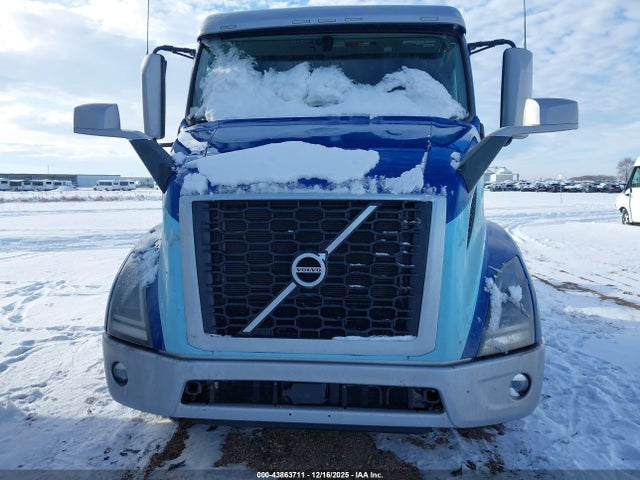 4V4WC9EH0LN267249 Volvo VNR