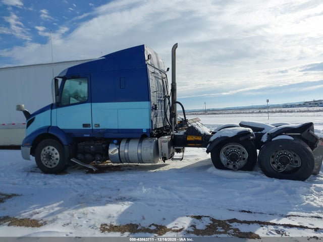 4V4WC9EH0LN267249 Volvo VNR