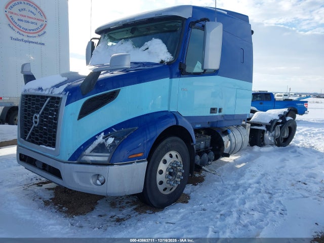 4V4WC9EH0LN267249 Volvo VNR