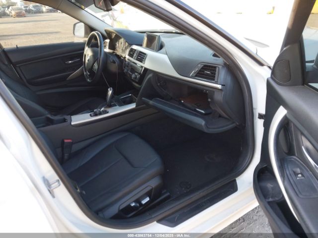 2017 BMW 320I WBA8E1G5XHNU12949 Photo 4