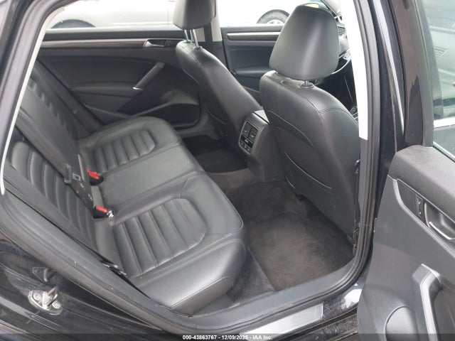1VWCT7A32HC015399 Volkswagen Passat 1.8t Sel Premium