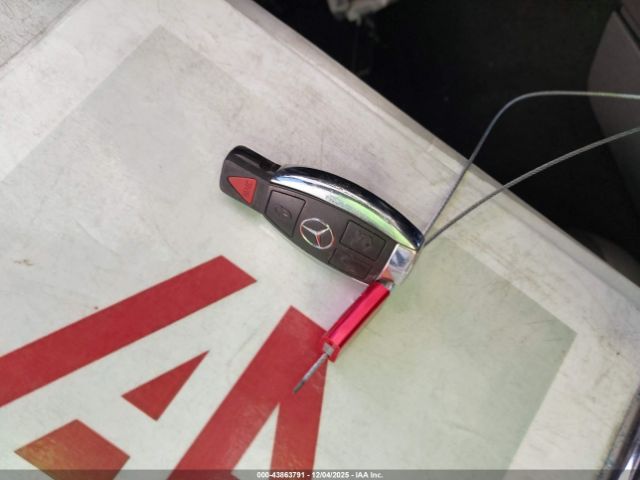 2013 MERCEDES-BENZ C 250 WDDGJ4HB8DF988565 Photo 10