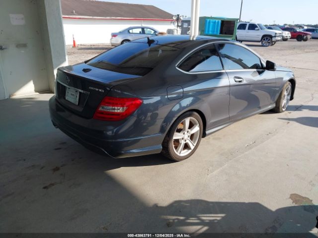 2013 MERCEDES-BENZ C 250 WDDGJ4HB8DF988565 Photo 3