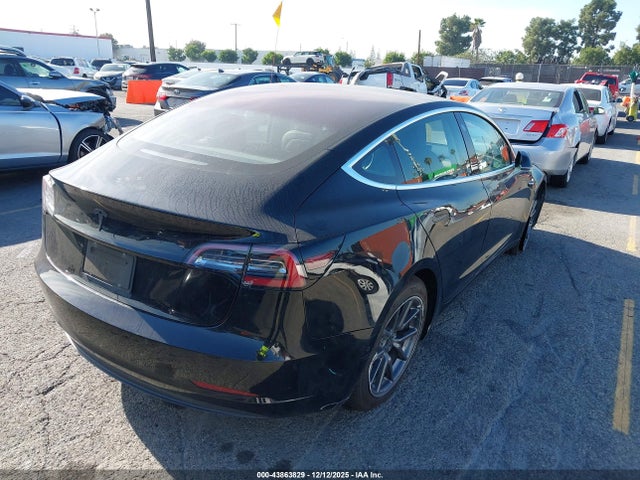 2018 TESLA MODEL 3 5YJ3E1EA3JF172435 Photo 3