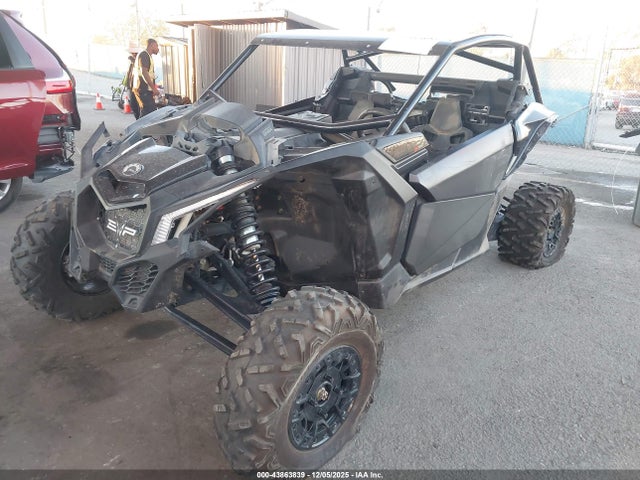 2023 CAN-AM MAVERICK X3 3JBVXAV2XPE000870 Photo 1