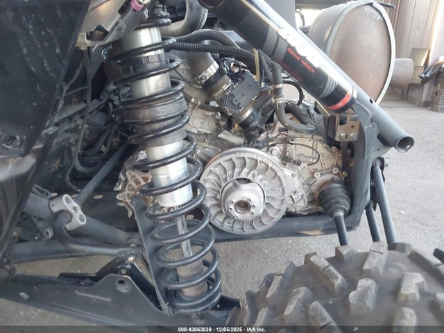2023 CAN-AM MAVERICK X3 3JBVXAV2XPE000870 Photo 8
