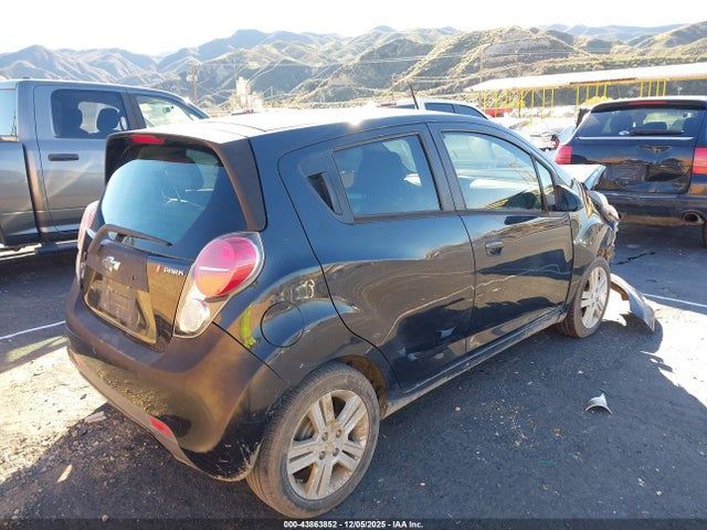 Chevrolet Spark 1lt Auto 2014 KL8CD6S94EC457313 Image 4