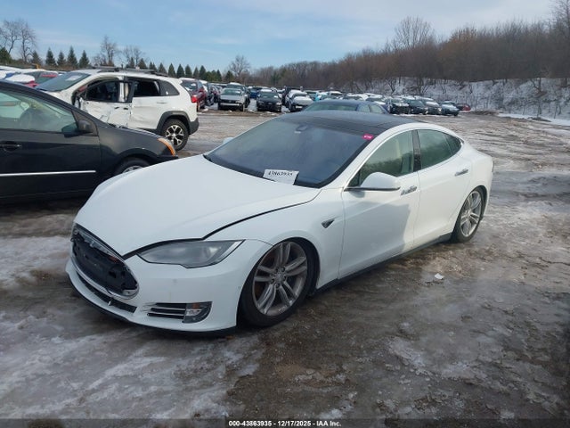 2015 TESLA MODEL S 5YJSA1S13FFP77011 Photo 1