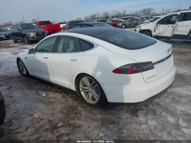 2015 TESLA MODEL S 5YJSA1S13FFP77011 Photo 2