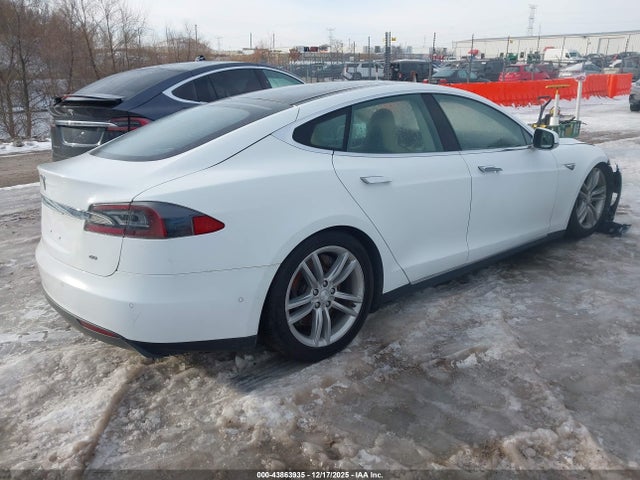 2015 TESLA MODEL S 5YJSA1S13FFP77011 Photo 3