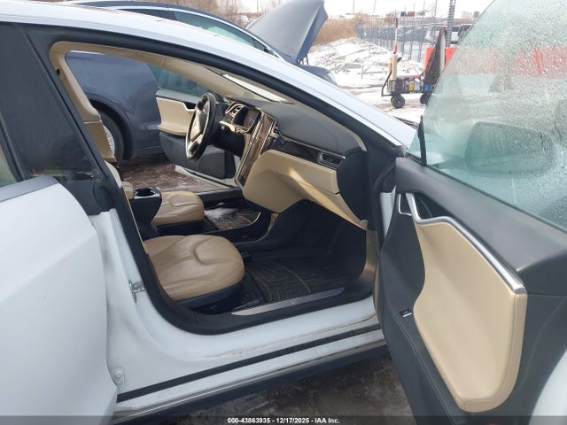 2015 TESLA MODEL S 5YJSA1S13FFP77011 Photo 4