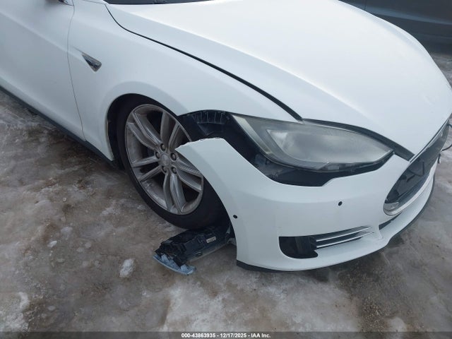 2015 TESLA MODEL S 5YJSA1S13FFP77011 Photo 5