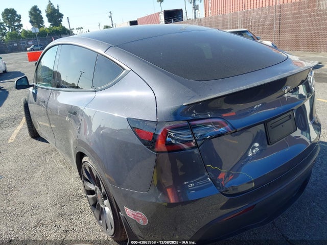 2023 TESLA MODEL Y 7SAYGDEF9PF972293 Photo 2