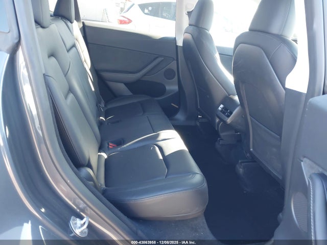 2023 TESLA MODEL Y 7SAYGDEF9PF972293 Photo 7