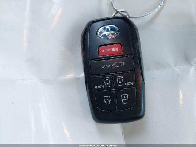 5TDJSKFC3PS103416 Toyota SIENNA XLE
