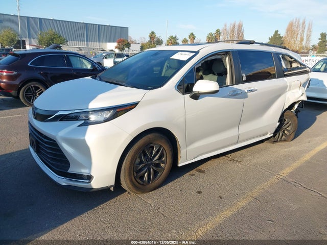 5TDJSKFC3PS103416 Toyota SIENNA XLE