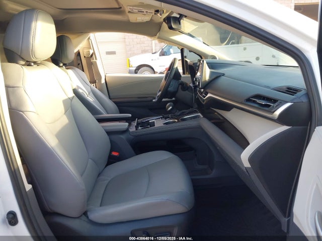 5TDJSKFC3PS103416 Toyota SIENNA XLE