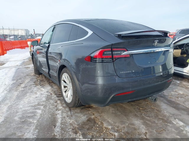 2017 TESLA MODEL X 5YJXCAE25HF059113 Photo 2