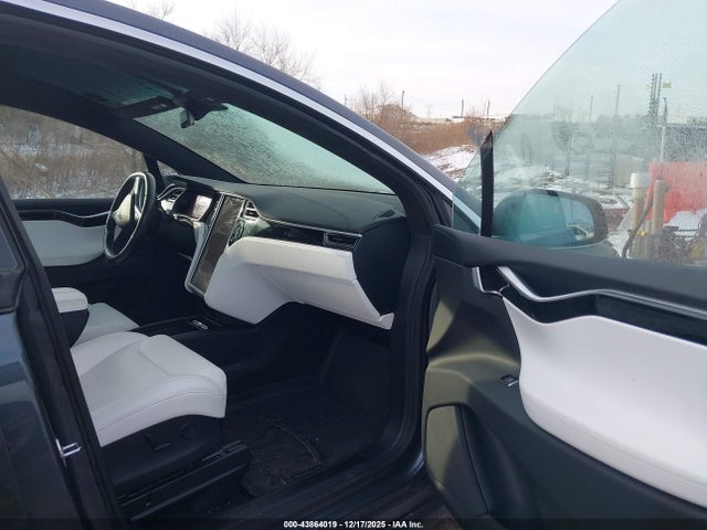 2017 TESLA MODEL X 5YJXCAE25HF059113 Photo 4
