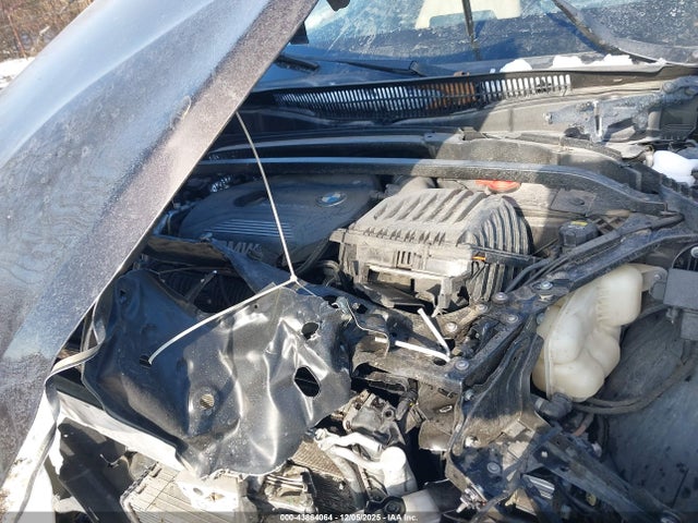 2016 BMW X1 WBXHT3C31G5E52818 Photo 9