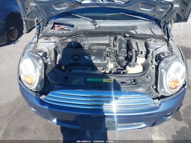 2010 MINI COOPER CLUBMAN WMWML3C59ATX39057 Photo 9