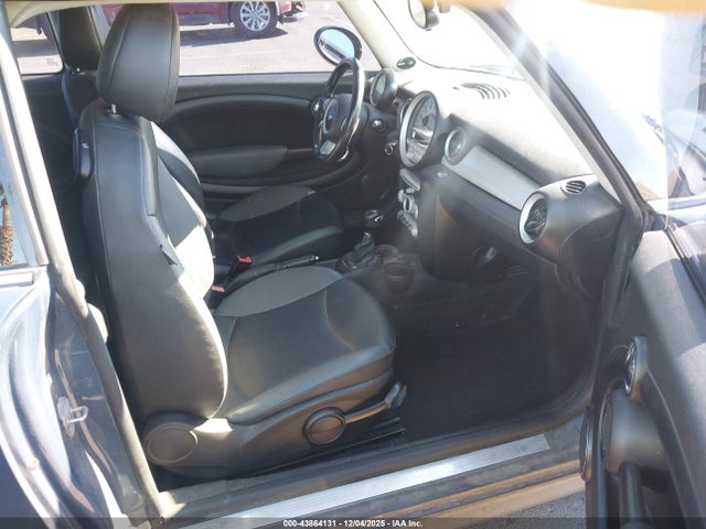 2010 MINI COOPER CLUBMAN WMWML3C59ATX39057 Photo 4