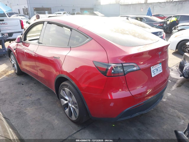 2023 TESLA MODEL Y 7SAYGAEEXPF648453 Photo 2