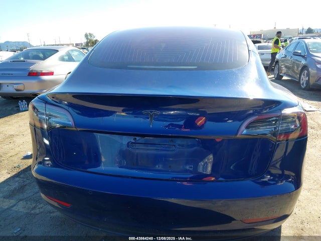 Tesla MODEL 3 2018 5YJ3E1EA3JF015598 Image 16