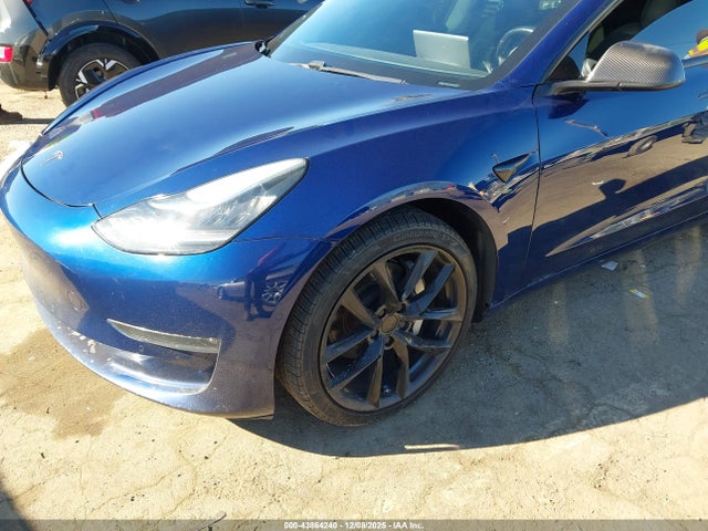 2018 TESLA MODEL 3 5YJ3E1EA3JF015598 Photo 1