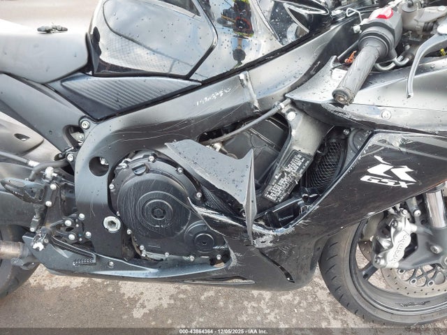 Suzuki GSX-R600 2024 JS1GN7FA6R7100515 Image 8