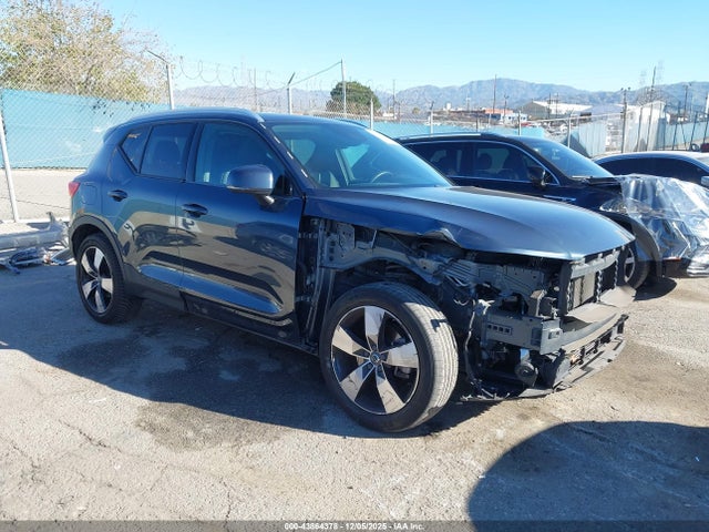 2022 VOLVO XC40 YV4162UK5N2724270
