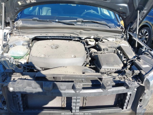 2022 VOLVO XC40 YV4162UK5N2724270 Photo 9