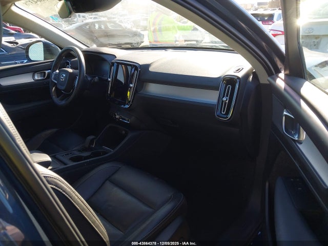 2022 VOLVO XC40 YV4162UK5N2724270 Photo 4