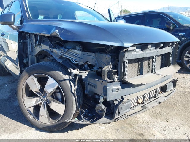 2022 VOLVO XC40 YV4162UK5N2724270 Photo 5