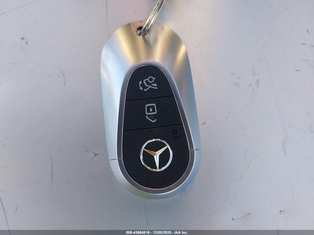 W1KMJ4HB3RF035112 Mercedes-Benz Cle 300 4matic