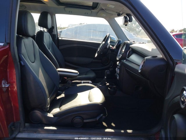 2009 MINI COOPER CLUBMAN WMWML33589TX33665 Photo 4