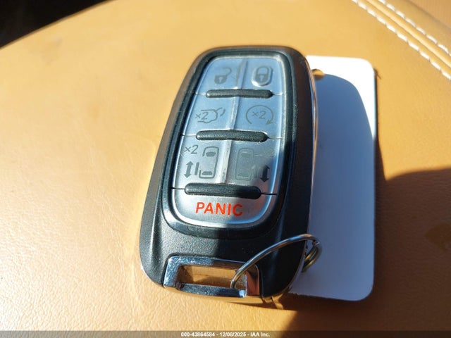 2022 CHRYSLER PACIFICA HYBRID 2C4RC1N72NR130112 Photo 10