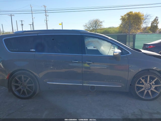 Chrysler Pacifica Hybrid Pinnacle 2022 2C4RC1N72NR130112 Image 14
