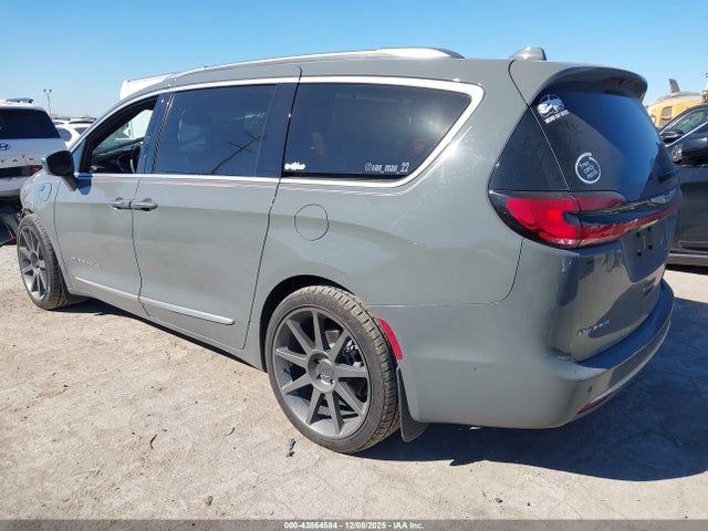 2022 CHRYSLER PACIFICA HYBRID 2C4RC1N72NR130112 Photo 2