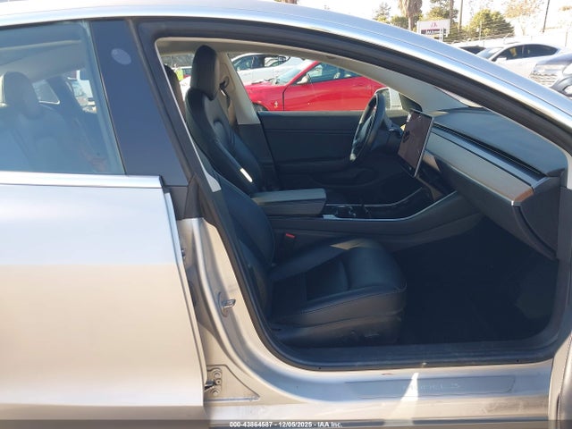 2018 TESLA MODEL 3 5YJ3E1EA2JF036359 Photo 4