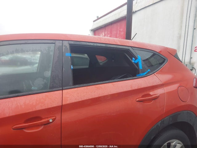 KM8J23A49GU238977 Hyundai TUCSON SE