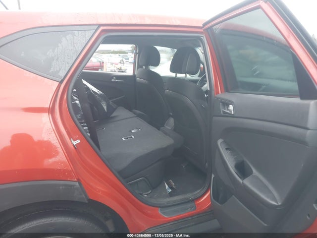 KM8J23A49GU238977 Hyundai TUCSON SE