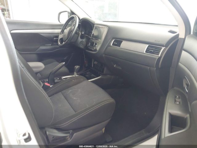2018 MITSUBISHI OUTLANDER JA4AD3A35JZ051844 Photo 4
