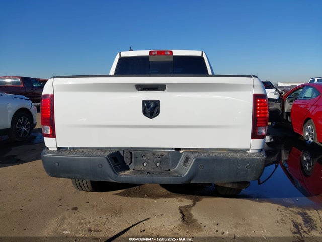 1C6RR6GGXKS670138 RAM 1500 Classic Warlock 4x2 6&#039;4 Box