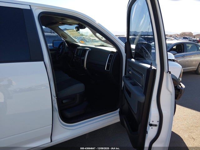 1C6RR6GGXKS670138 RAM 1500 Classic Warlock 4x2 6&#039;4 Box