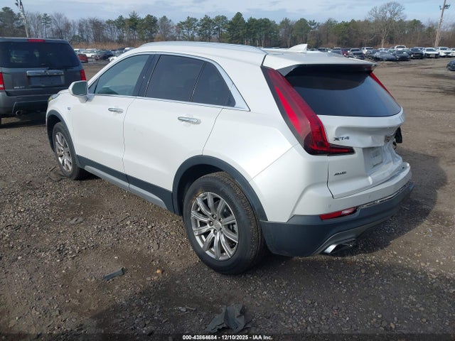 2019 CADILLAC XT4 1GYFZDR49KF120158 Photo 2