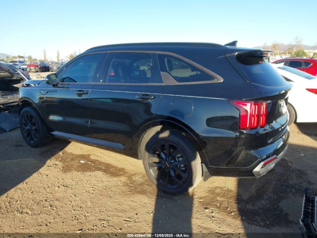 2022 KIA SORENTO 5XYRK4LF5NG121861 Photo 2