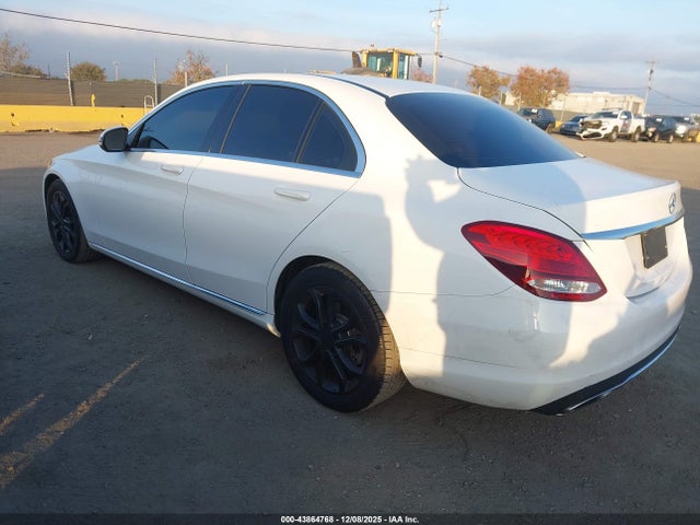 2016 MERCEDES-BENZ C 300 55SWF4JB4GU127263 Photo 2