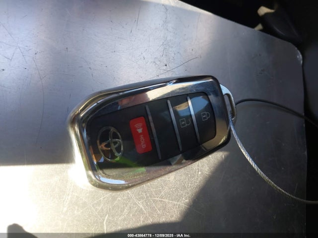 JTDACACU7S3047057 Toyota Prius Plug-in Hybrid Xse